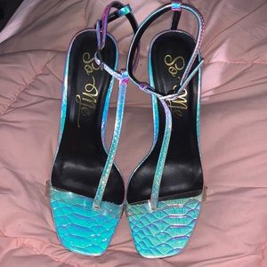 So Me iridescent 6.5 heels never worn